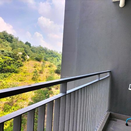 Hani Homestay Wifi Netflix Secure Parking Klia Usim Inti Aeon Mall Nilai Ngoại thất bức ảnh