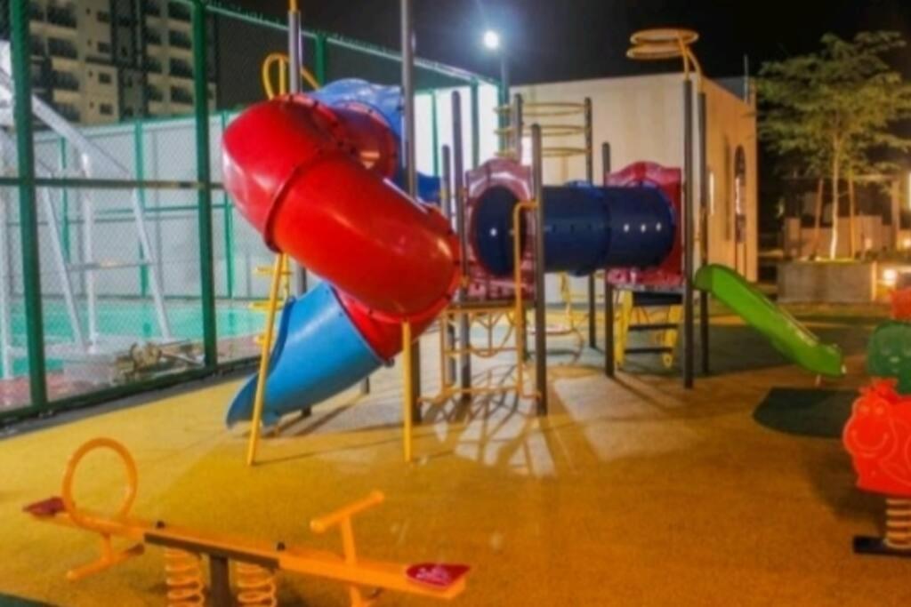 Hani Homestay Wifi Netflix Secure Parking Klia Usim Inti Aeon Mall Nilai Ngoại thất bức ảnh