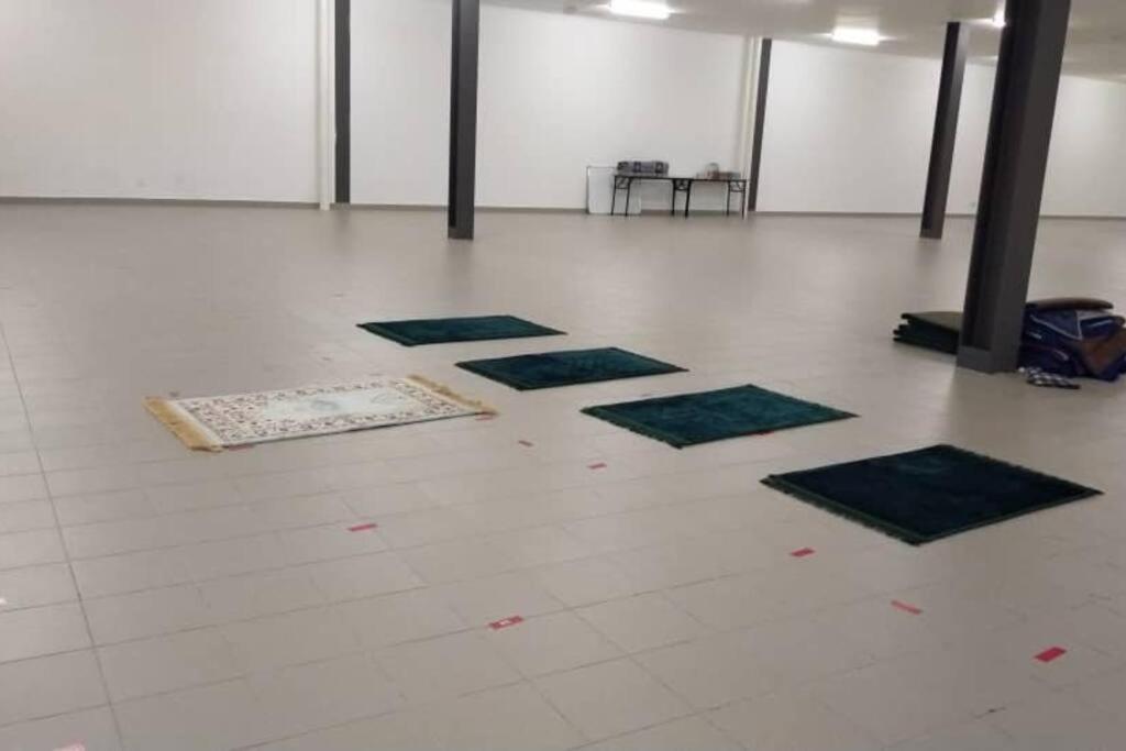 Hani Homestay Wifi Netflix Secure Parking Klia Usim Inti Aeon Mall Nilai Ngoại thất bức ảnh