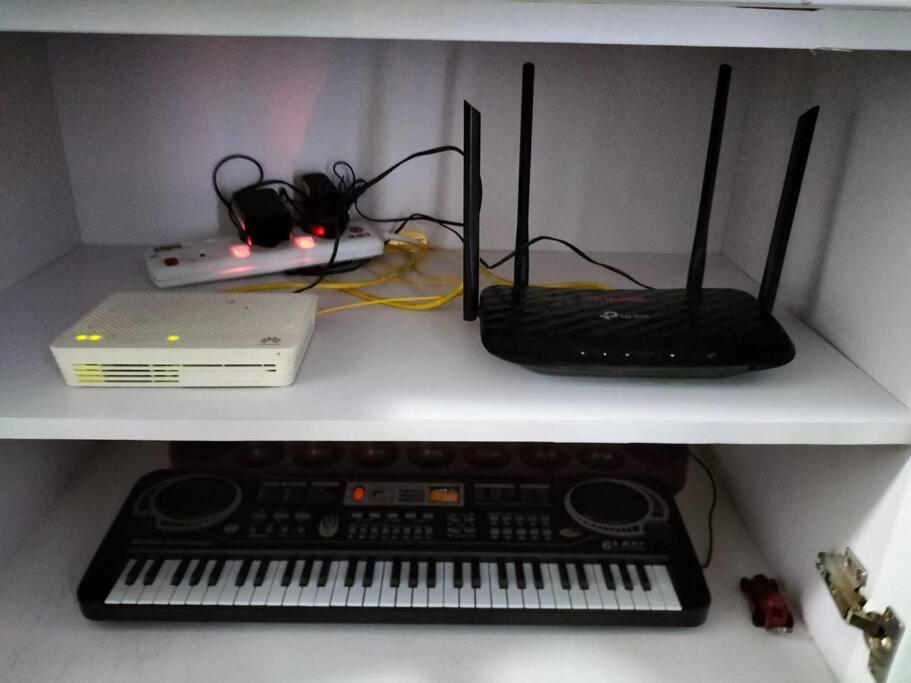 Hani Homestay Wifi Netflix Secure Parking Klia Usim Inti Aeon Mall Nilai Ngoại thất bức ảnh