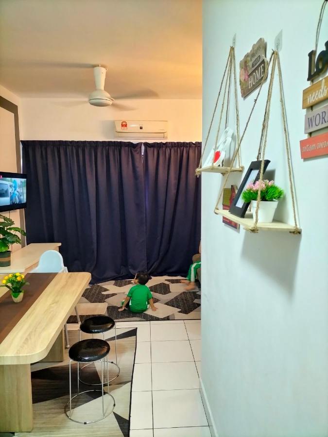 Hani Homestay Wifi Netflix Secure Parking Klia Usim Inti Aeon Mall Nilai Ngoại thất bức ảnh