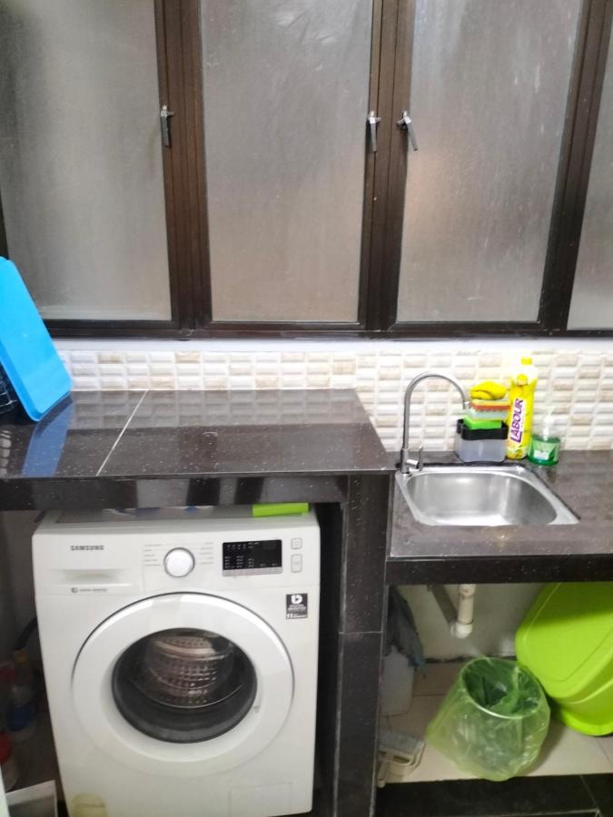 Hani Homestay Wifi Netflix Secure Parking Klia Usim Inti Aeon Mall Nilai Ngoại thất bức ảnh