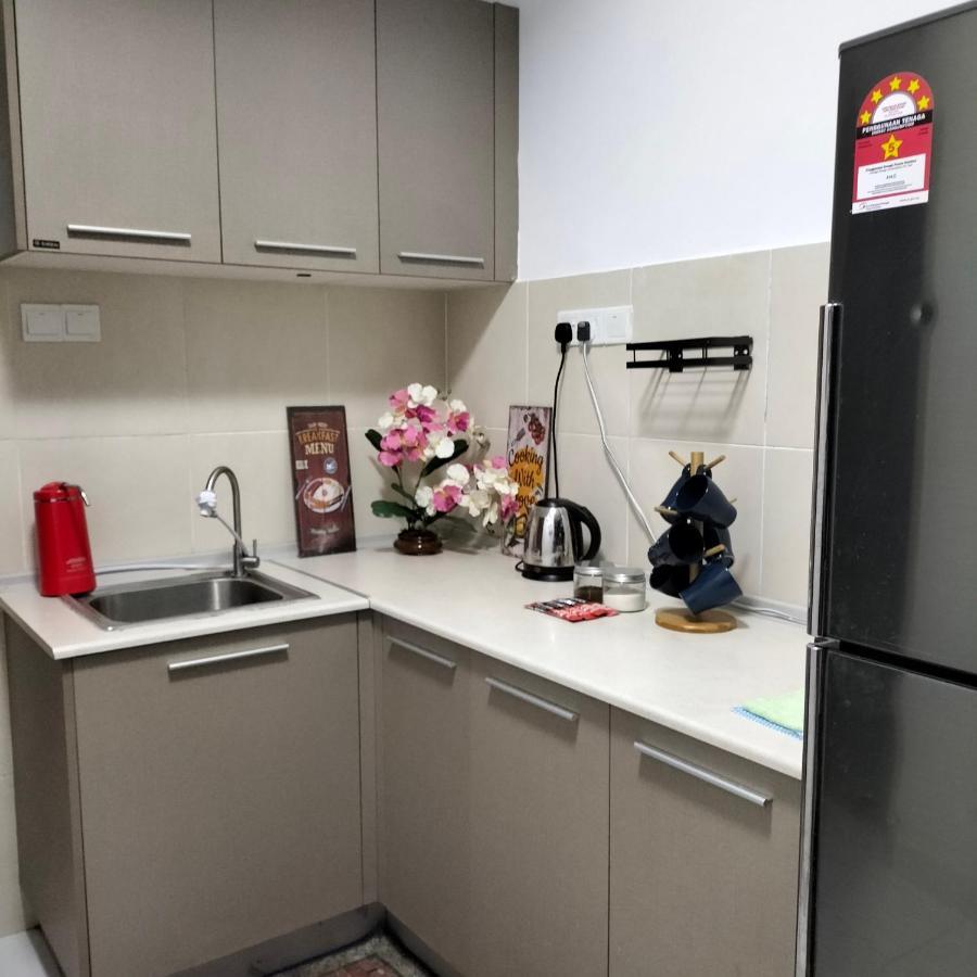 Hani Homestay Wifi Netflix Secure Parking Klia Usim Inti Aeon Mall Nilai Ngoại thất bức ảnh