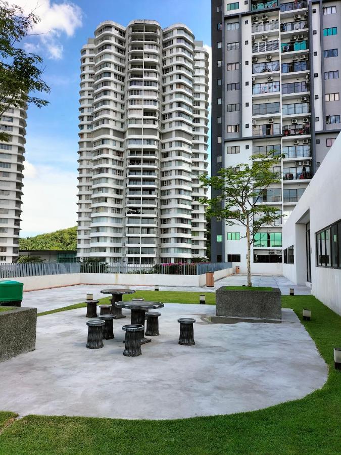 Hani Homestay Wifi Netflix Secure Parking Klia Usim Inti Aeon Mall Nilai Ngoại thất bức ảnh